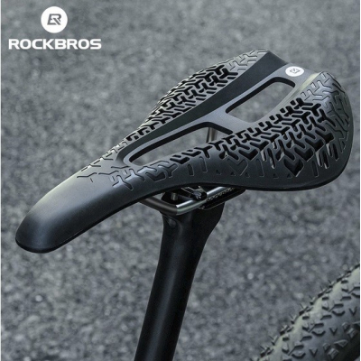 Sedlo RB s otvorom, bez zámku, čierne