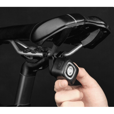 Držiak zadného svetla Magicshine na lyžiny sedla