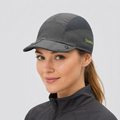 Šiltovka RockBros aj pod prilbu na bicykel je vyrobená z cooling fire látky, sivá