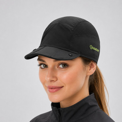 Šiltovka RockBros aj pod prilbu na bicykel je vyrobená z cooling fire látky, čierna